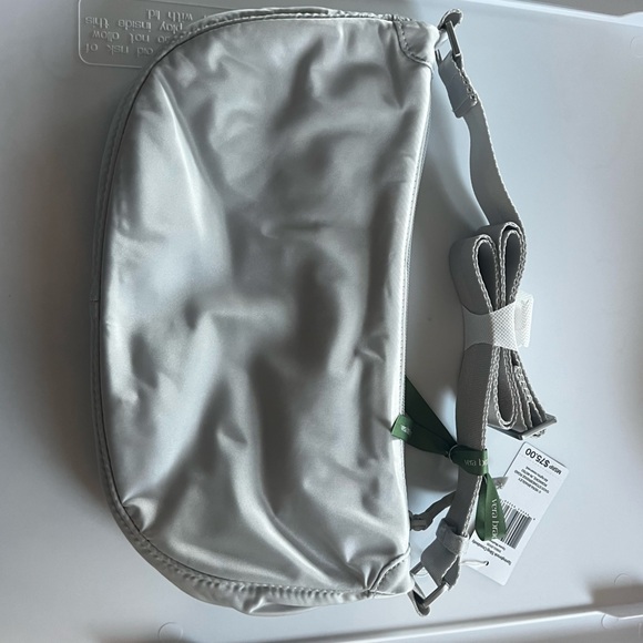 Vera Bradley Springbrook Sling Crossbody Bag. Oyster Mushroom. NWT. - Picture 5 of 7